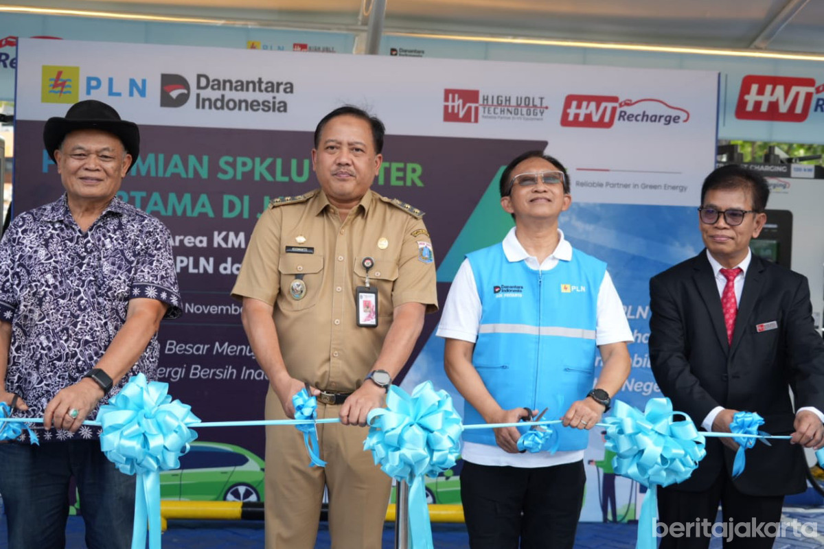 Wakil Wali Kota Jaktim Resmikan SPKLU di Rest Area KM 10,6 Tol Jagorawi 