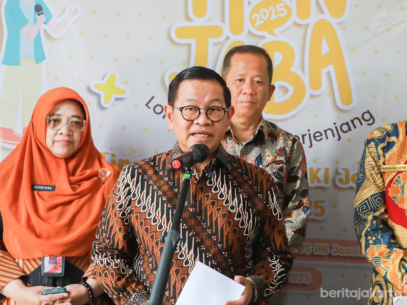 Pramono memberikan sambutan usai menutup kegiatan Hanjaba 2025