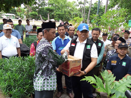  Sekda DKI Beri Bantuan Korban Puting Beliung Pulau Tidung