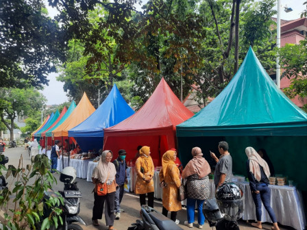 Sudin PPKUKM Jakbar Gelar Bazar di Tiga Kecamatan