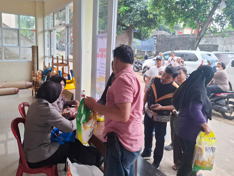 Ratusan Warga Nikmati Pasar Murah di Kelurahan Susukan 