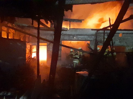 Gulkarmat Jakbar Berhasil Padamkan Kebakaran di Krendang