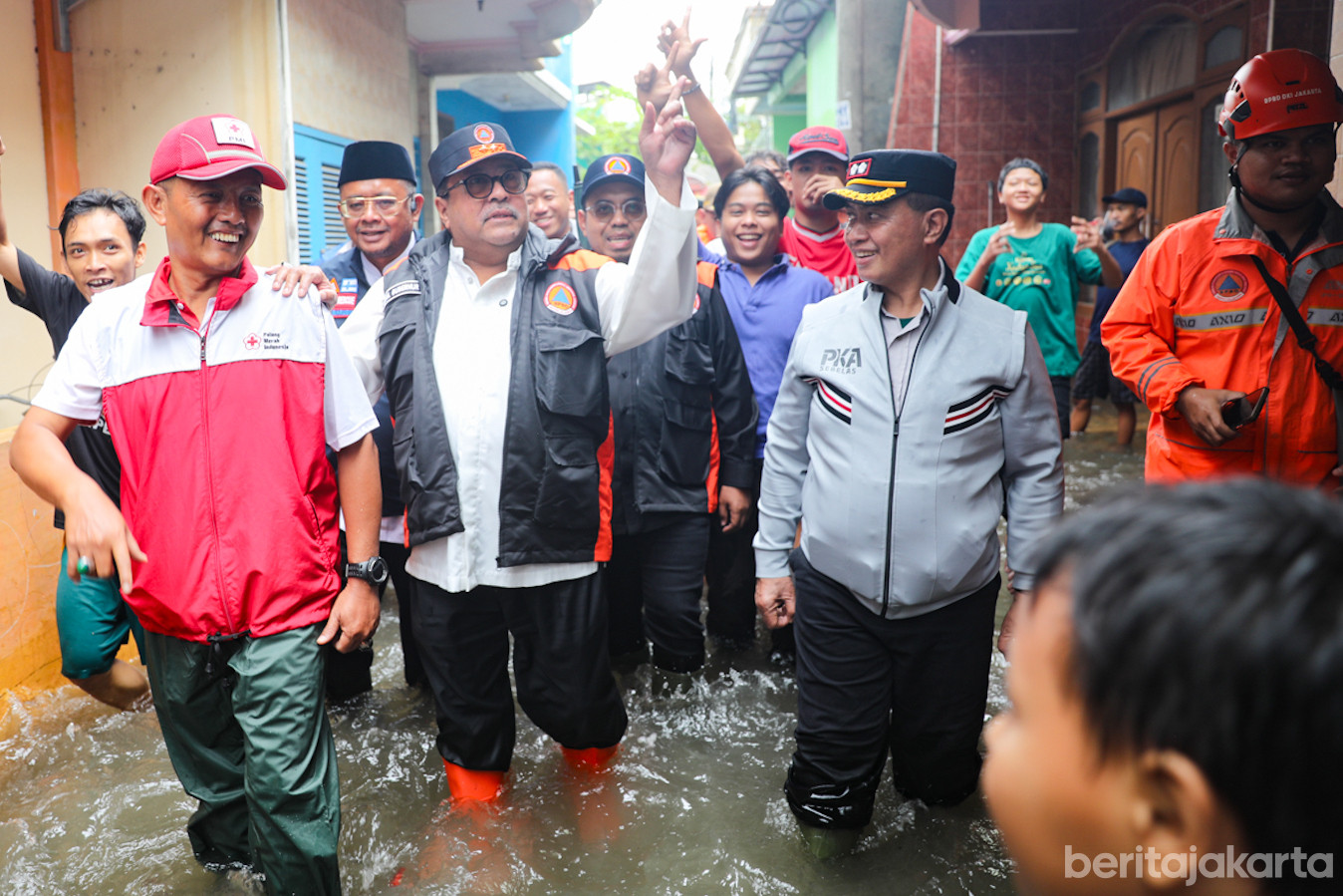 Wagub Rano meninjau pemukiman warga terdampak banjir di Jakarta Barat
