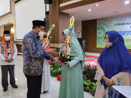 Majelis Taklim At Rasyid Kecamatan Menteng Raih Juara Lomba Tingkat Kota 