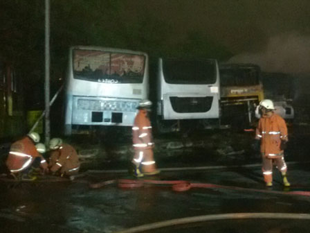 16 Bus Transjakarta Terbakar di Pool Rawa Buaya 