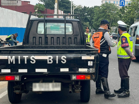 Sembilan Kendaraan Ditertibkan di Kebon Jeruk