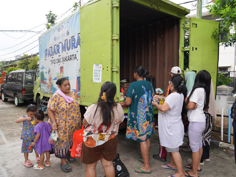 Pasar Murah di Kelurahan Karet Kuningan Diserbu Warga 