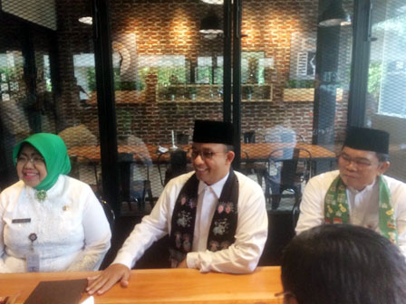  Anies Ikut Sidak Perizinan Jasa Pariwisata di Kebayoran Baru 