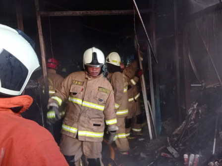 Kebakaran Satu Unit Ruko di Jalan Kartini Raya Berhasil Dipadamkan 