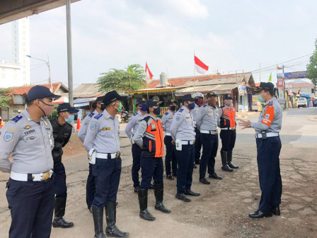 26 Pengendara Dikenai Sanksi Sosial di Lokasi Chek Point Kalimalang
