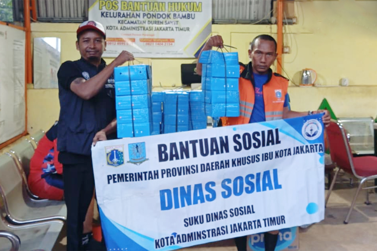 Sudinsos dan PMI Jaktim Bantu Penyintas Genangan dan Kebakaran