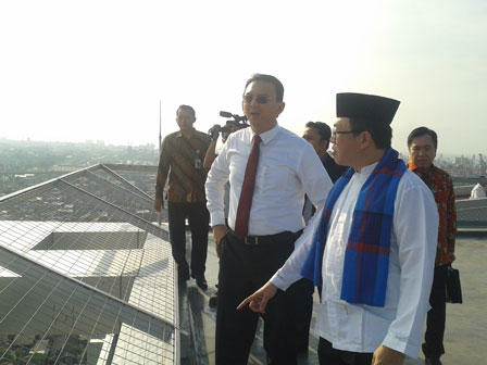 Pastikan Setiap Ruangan, Basuki Kunjungi Setiap Lantai Blok D RSUD Koja