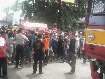  Metromini Terobos Palang Pintu di Angke, 13 Orang Tewas