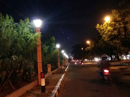 45 Titik Lampu Penerangan di Taman Tubagus Angke Diperbaiki