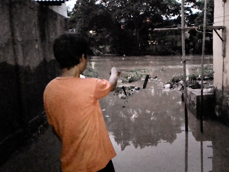 Hendak Evakuasi Korban Banjir, Riyan Hanyut di Ciliwung