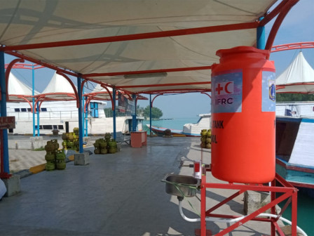 Enam Wastafel Portable Dipasang di Lokasi Wisata Pulau Permukiman