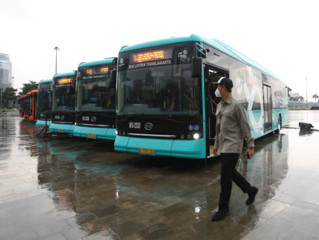 Transjakarta Targetkan 100 Bus Listrik Beroperasi hingga Akhir 2022