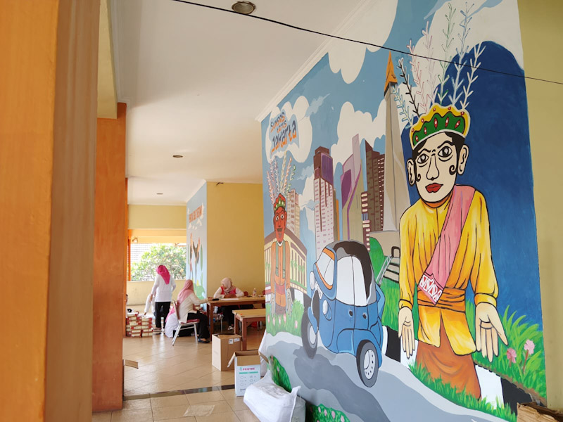 Gedung PPSB Jaktim Dipenuhi Mural 