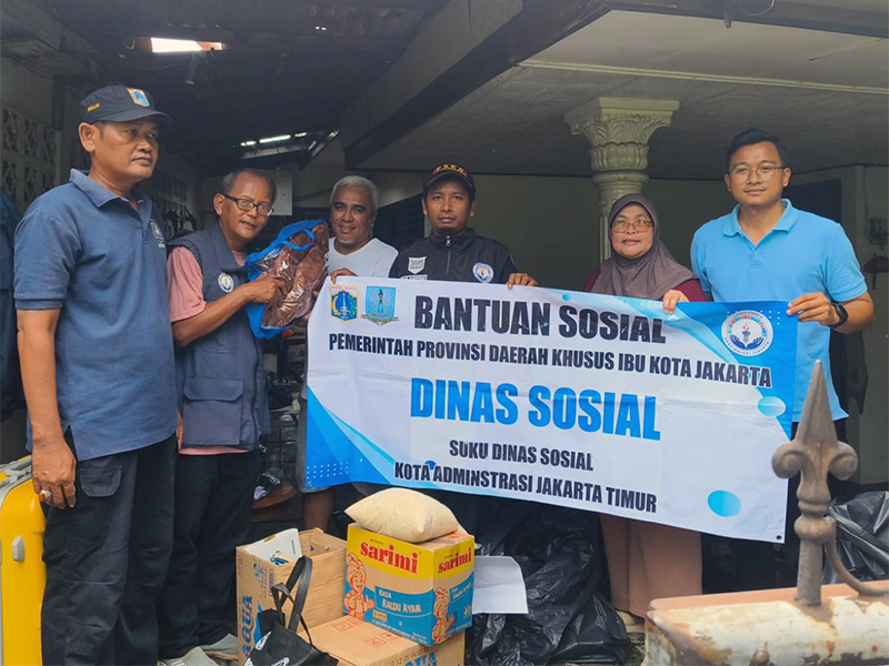  Sudinsos Jaktim Berikan Bantuan Penyintas Kebakaran Susukan