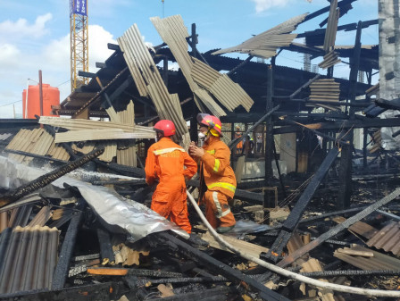 Kebakaran Rumah Bedeng di Jl. Kampung Akuarium Berhasil Dipadamkan 