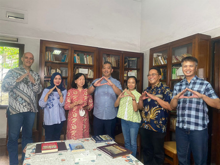 Dispusip DKI Jakarta Kunjungi Arsip di Yayasan Cipta Loka Caraka