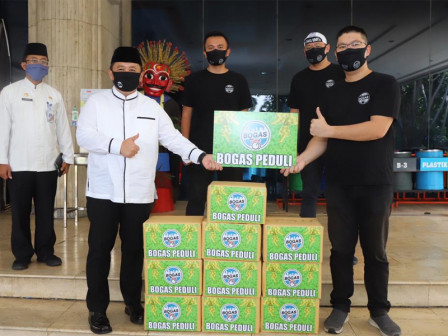  Pemkot Jakut Terima Bantuan dari Komunitas Sepeda Brompton