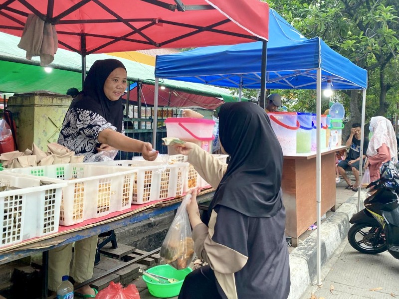 Berkah Ramadan Bagi Penjual Takjil