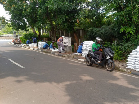 Pengurasan di Jl. Anggrek Garuda Sudah Capai 50 Persen 