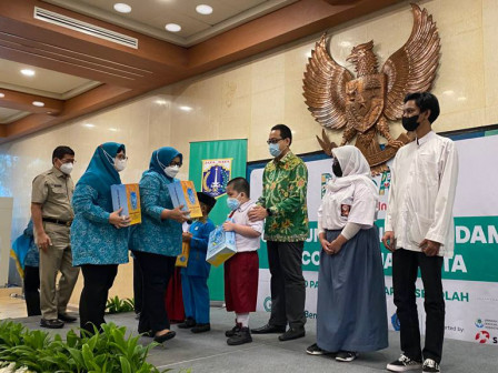 70 Anak Terdampak Covid 19 di Jakarta Terima Paket Bantuan