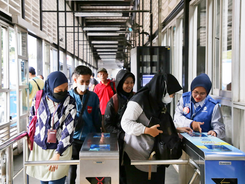 Dukung Transportasi Umum Gratis di Jakarta, Bank DKI Luncurkan JakMob