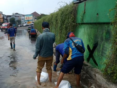 Sejumlah RT Tergenang di Jakarta Utara Akibat Air Rob Bertambah