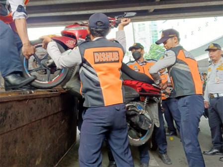  30 Motor Parkir Liar di Kawasan Tanah Abang Ditertibkan