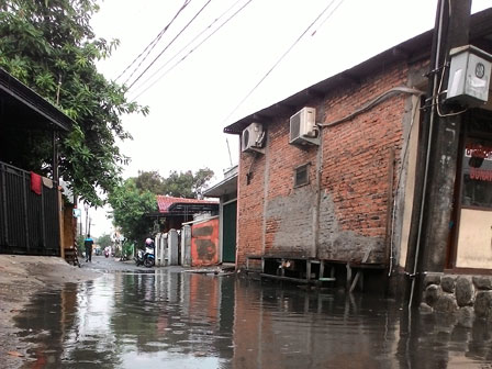 Hujan Deras, Jl Buaran Raya Tergenang
