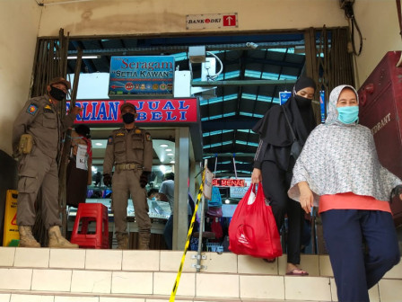  Pengawasan PSBB di Pasar Cijantung, Petugas Tidak Temukan Pelanggaran