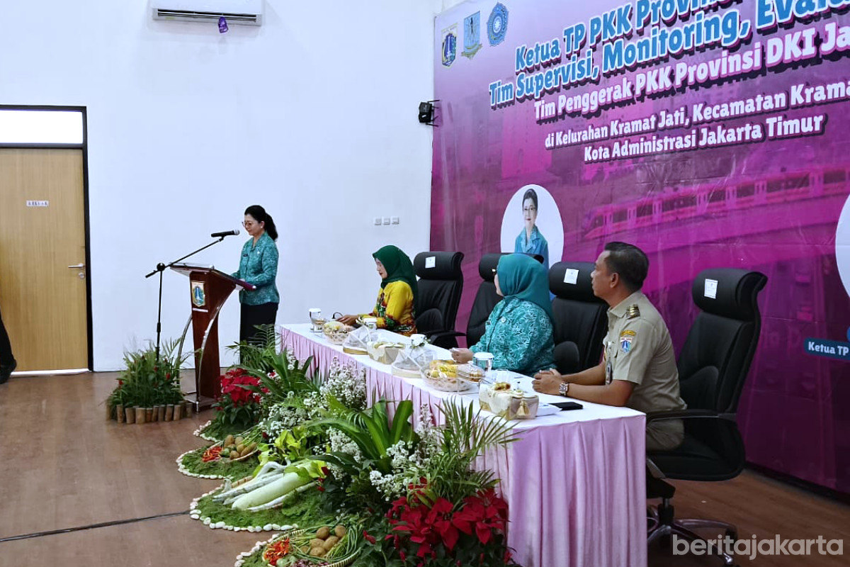 Ketua TP PKK Monitoring Kegiatan SME di Kecamatan Kramat Jati