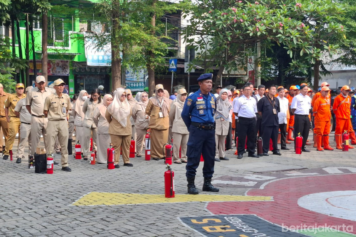 ASN Kecamatan Ciracas Sudah Miliki APAR Seluruhnya 