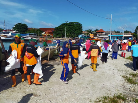 HPSN 2020 Digelar Di Pulau Panggang Dengan Aksi Pungut Sampah