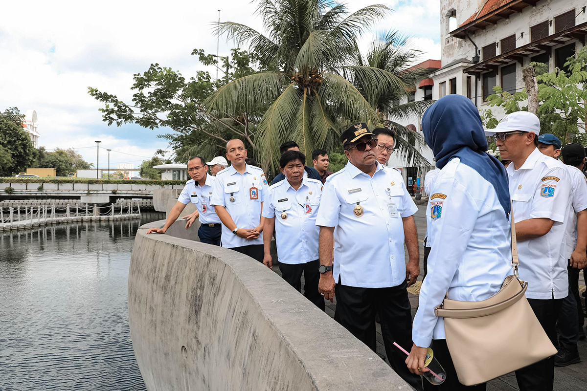 Wagub Rano saat meninjau kawasan Kota Tua