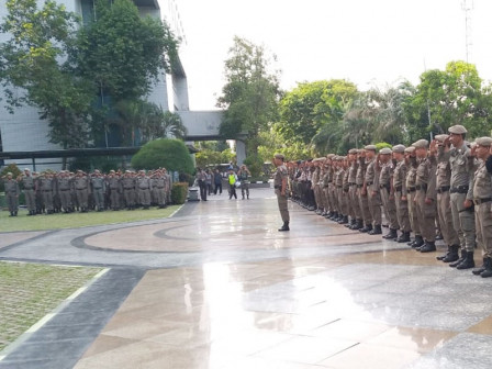  200 Personel Satpol PP Jakut Siap Bantu Amankan Perayaan Natal 