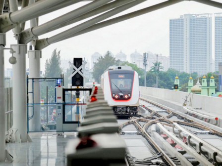 Selama PSBB Jumlah Penumpang LRT Jakarta Turun