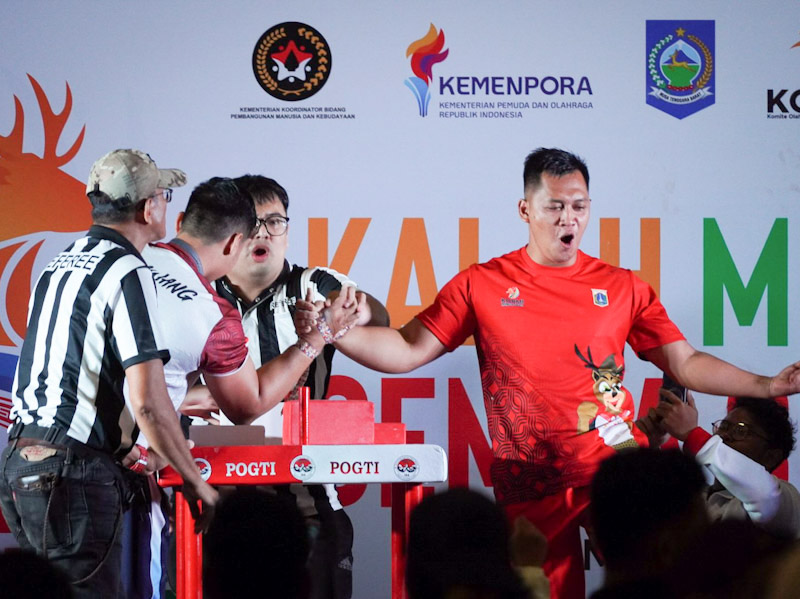 DKI Jakarta Sabet Dua Emas di Cabor Gulat Tangan Fornas VIII NTB