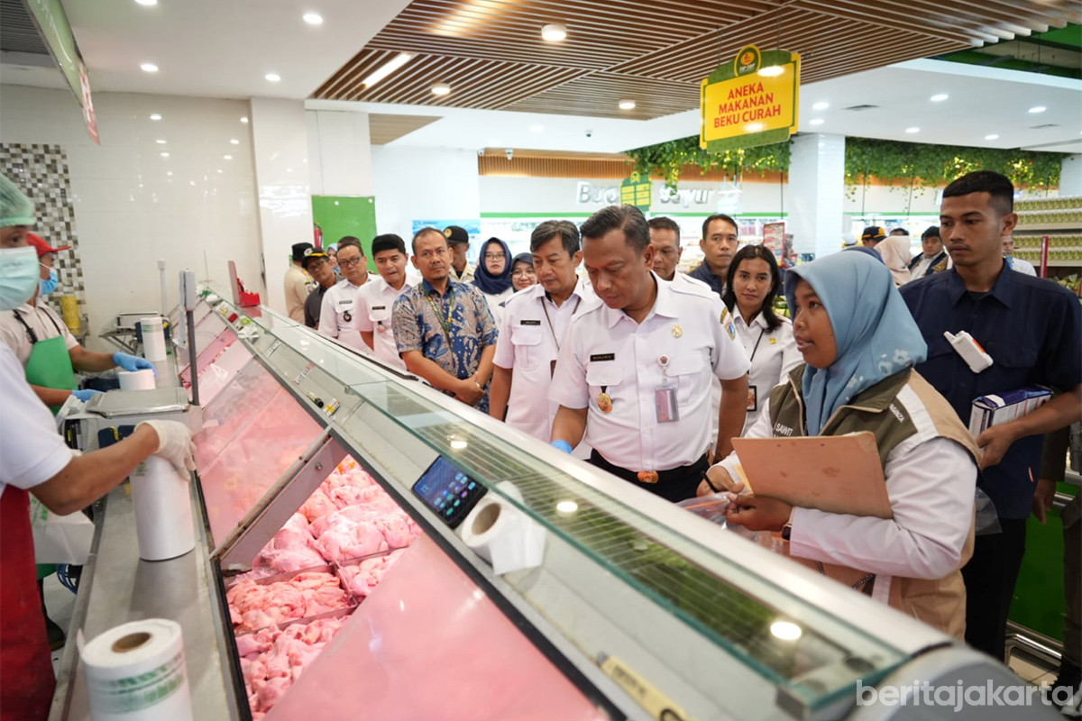 Pemkot Jaktim Lakukan Pengawasan Pangan di Pasar Modern