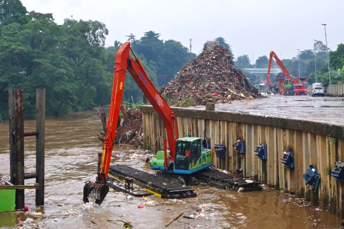 Dinas LH Tangani Sampah Badan Air dari Hulu hingga Hilir