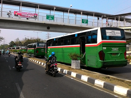 Parkir Sembarangan, Bus Patas di Mayjen Sutoyo Bakal Ditindak