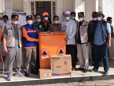 Satgas Kolaborasi Kemanusiaan DKI Serahkan Bantuan Logistik Untuk Warga Penyintas Gempa Bumi di Pasa