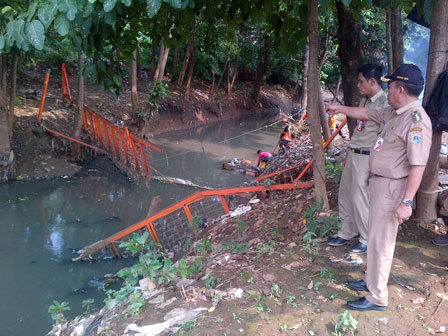 Ciliwung Terancam Penuh Sampah, Penyaring Sampah Kali Item Jebol