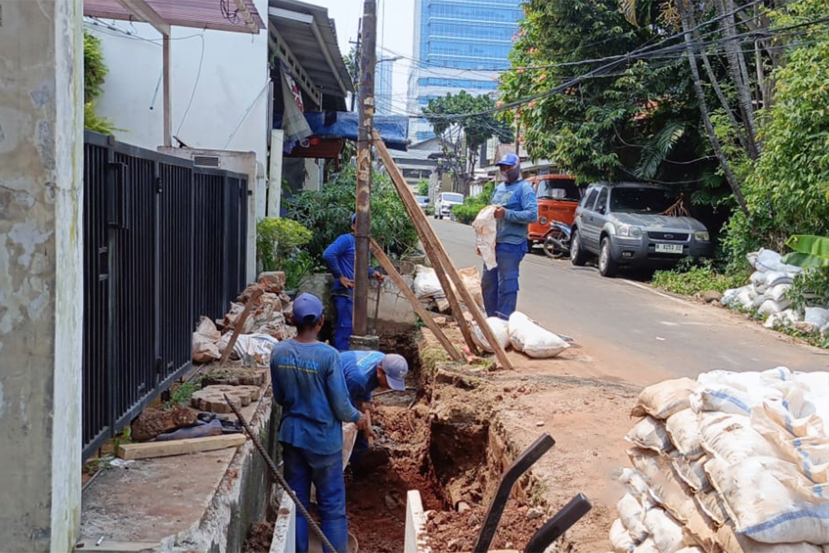 Saluran Jl Gelinggang C3 dinormalisasi