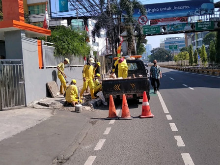 Trotoar Rusak di Jalan Duren Tiga Raya Telah Selesai Diperbaiki