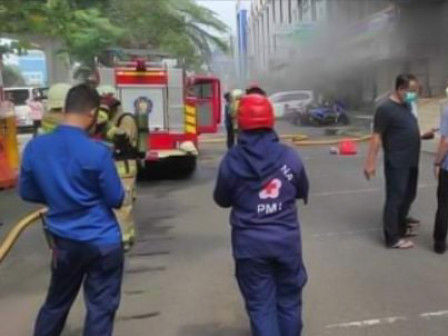 Kebakaran Salon di Ruko Jl Boulevard Timur Kelapa Gading Teratasi 