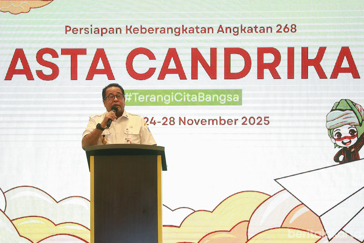 Rano memberikan pembekalan kepada para awardee penerima Beasiswa LPDP dari Kementrian Keuangan RI